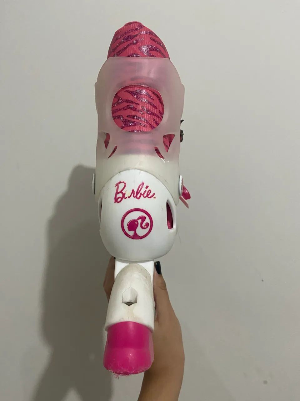 Patins Barbie 4 rodas Usado  - Foto 3