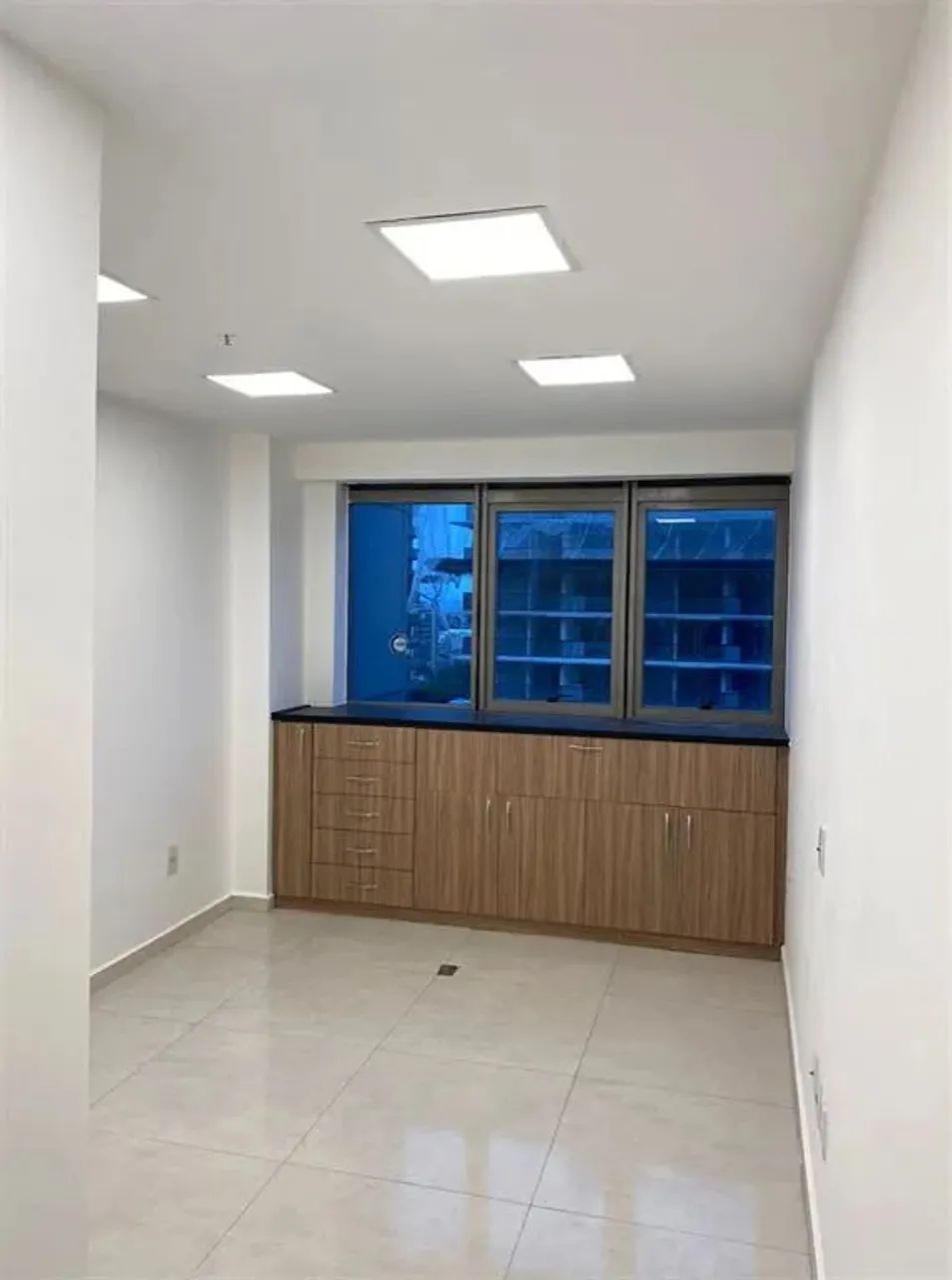 ABSOLUTTO BUSINESS TOWERS - Comercial/industrial