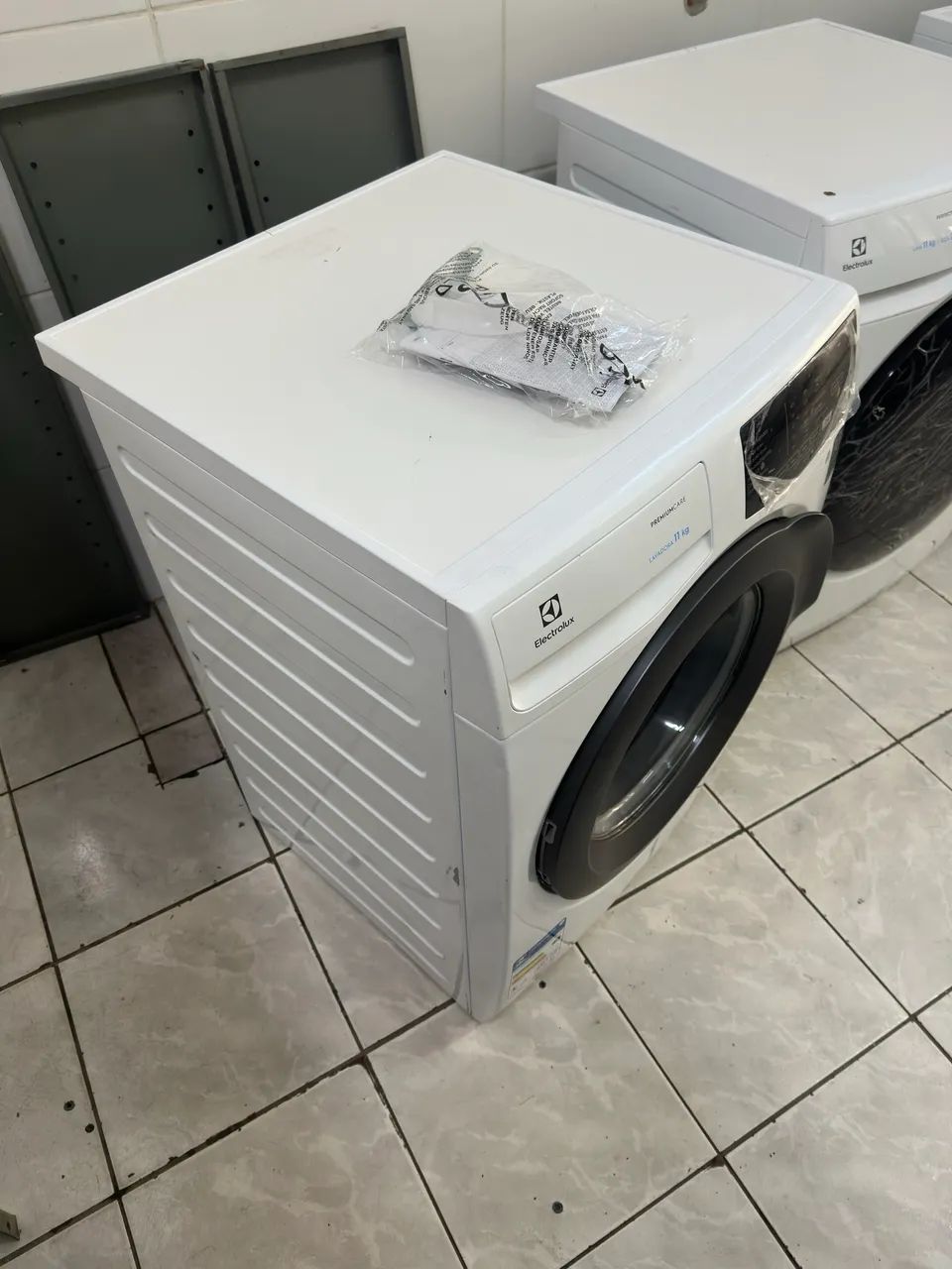 Lavadora máquina de lavar Electrolux 11kgs 127v /220v NOVA - Foto 4