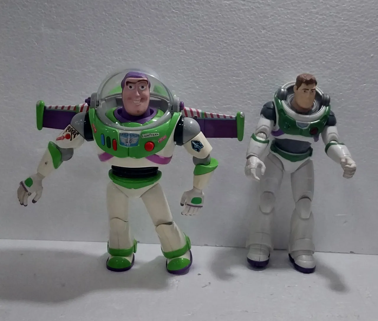 Bonecos Buzz Lightyear - Toy Story