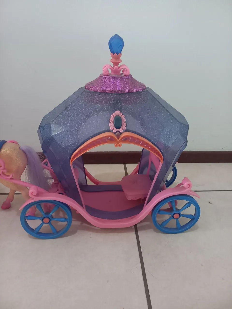 Carruagem Barbie Diamantes  - Foto 3