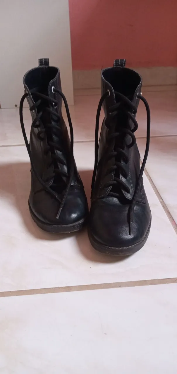 Coturno Femininas Preta