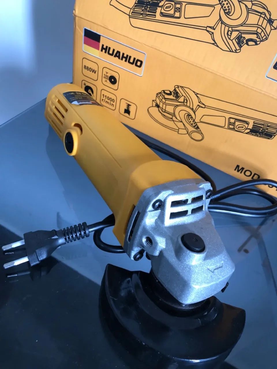 Esmeril angular 880W 11000 RPM