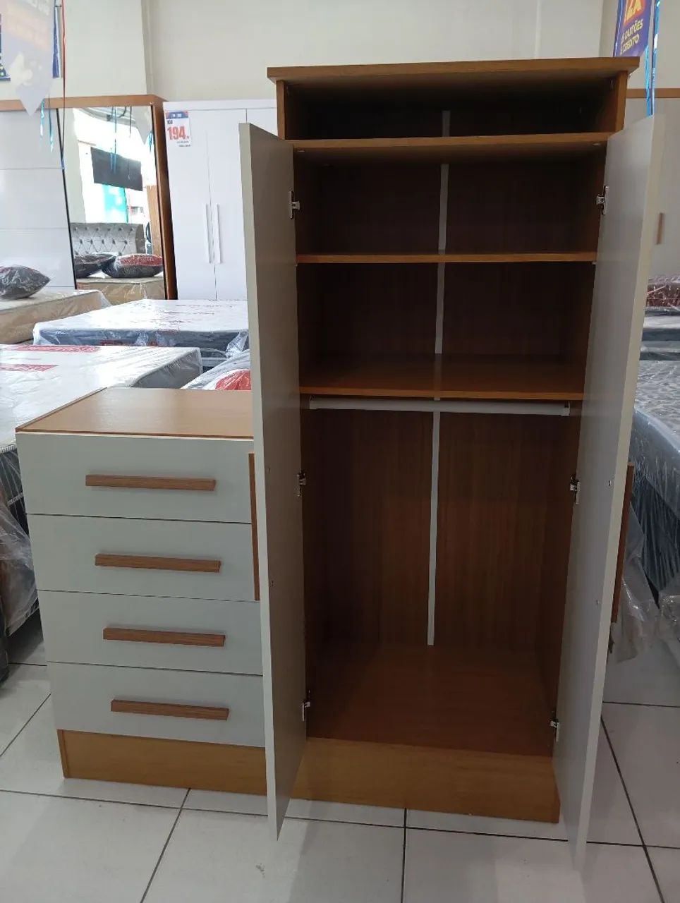 Guarda-Roupa Moderno com Gavetas - Foto 2