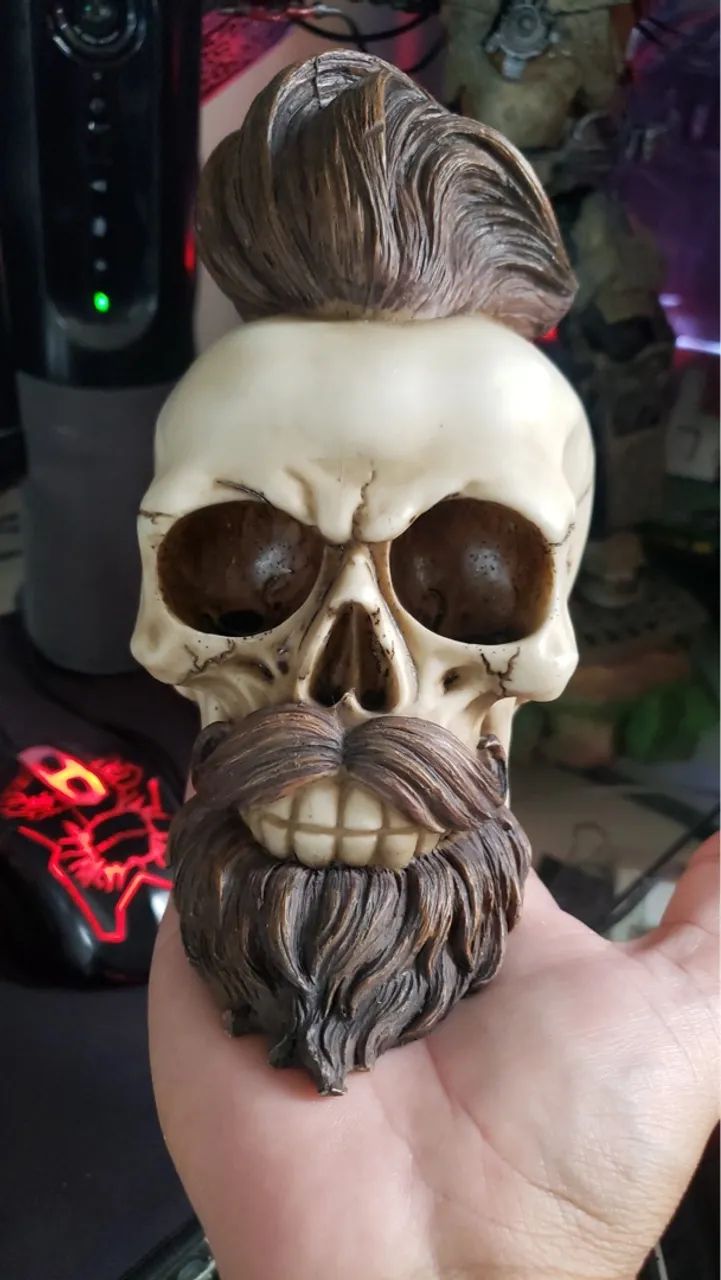 Crânio Decorativo com Cabelo e Barba - Foto 2