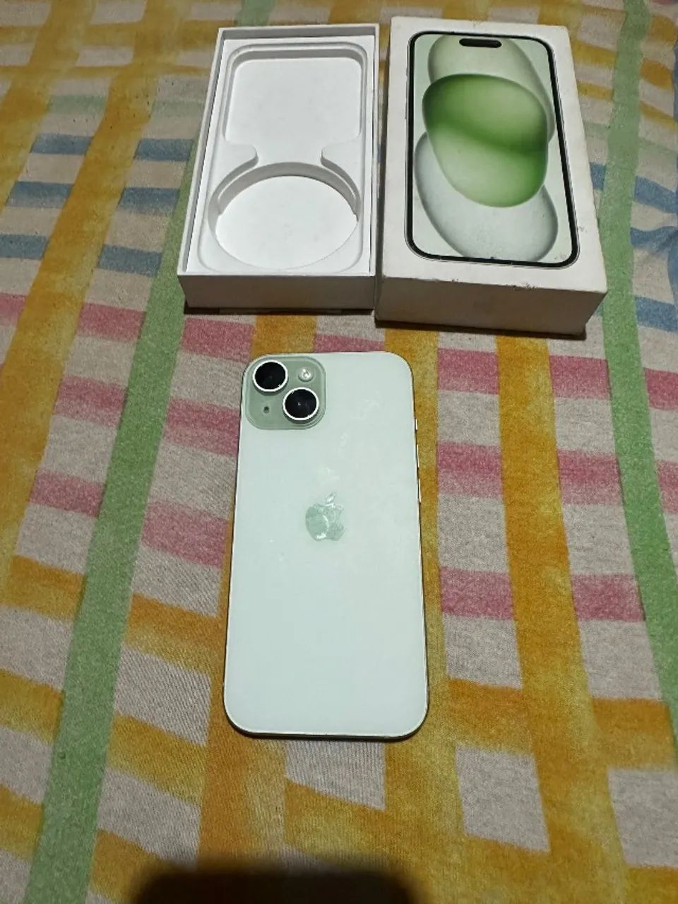 iPhone 15 com defeito somente da tela 
