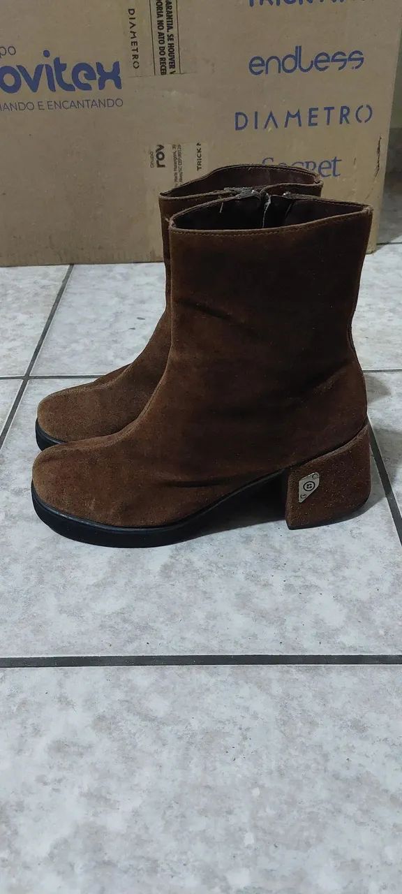 Bota tamanho 38/39 - Foto 2