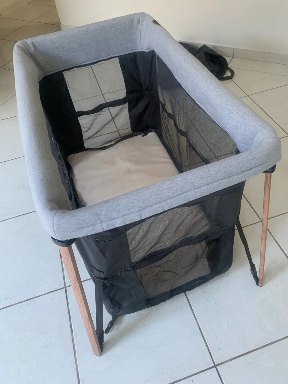 Berço Portátil Cinza Maxi Cosi Usado   - Foto 3