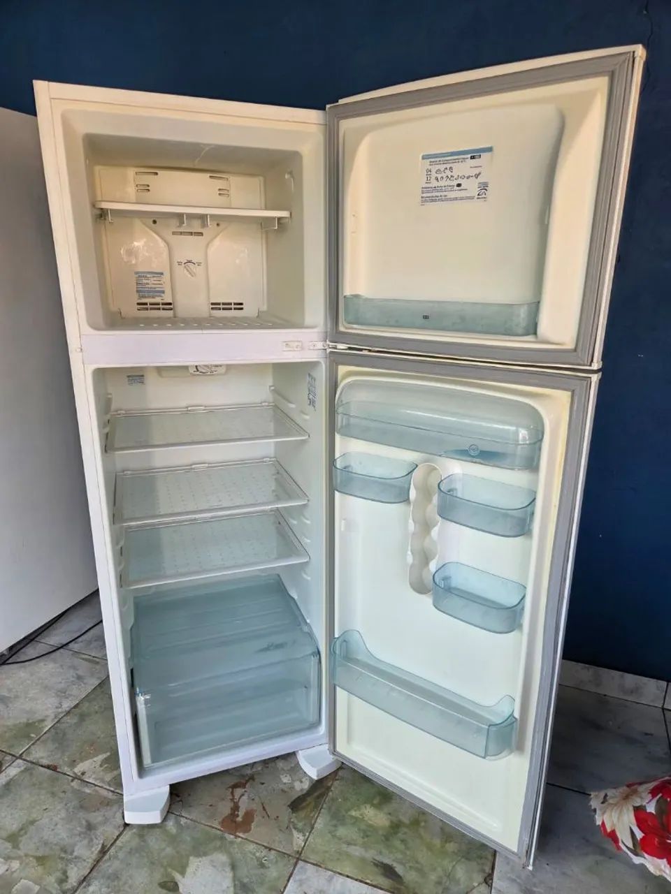 Vendo geladeira Electrolux  - Foto 2