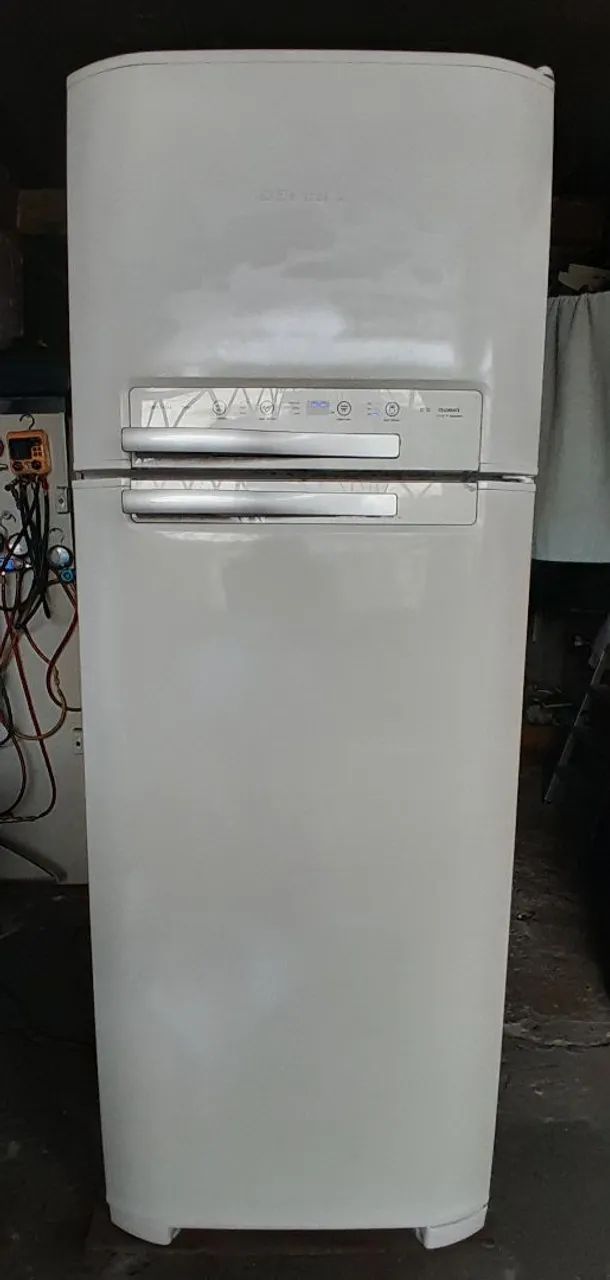 Geladeira Electrolux 320 L com garantia 