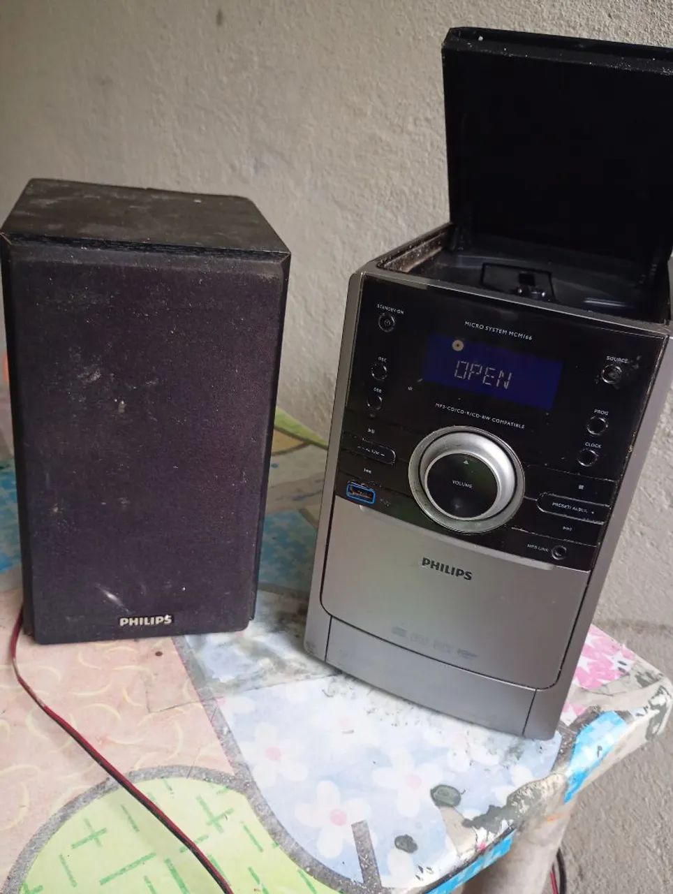Mini System Philips entrada USB e CD 1 caixa de som - Volume mal contato para abaixar - Foto 2