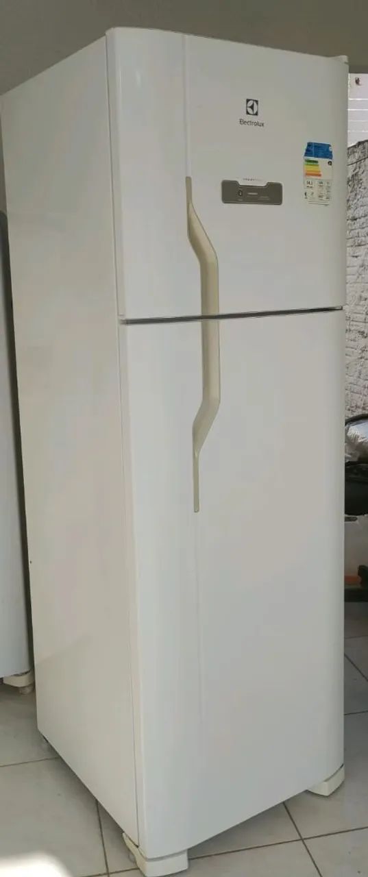 Geladeira Electrolux Muito Nova!!! - Foto 4