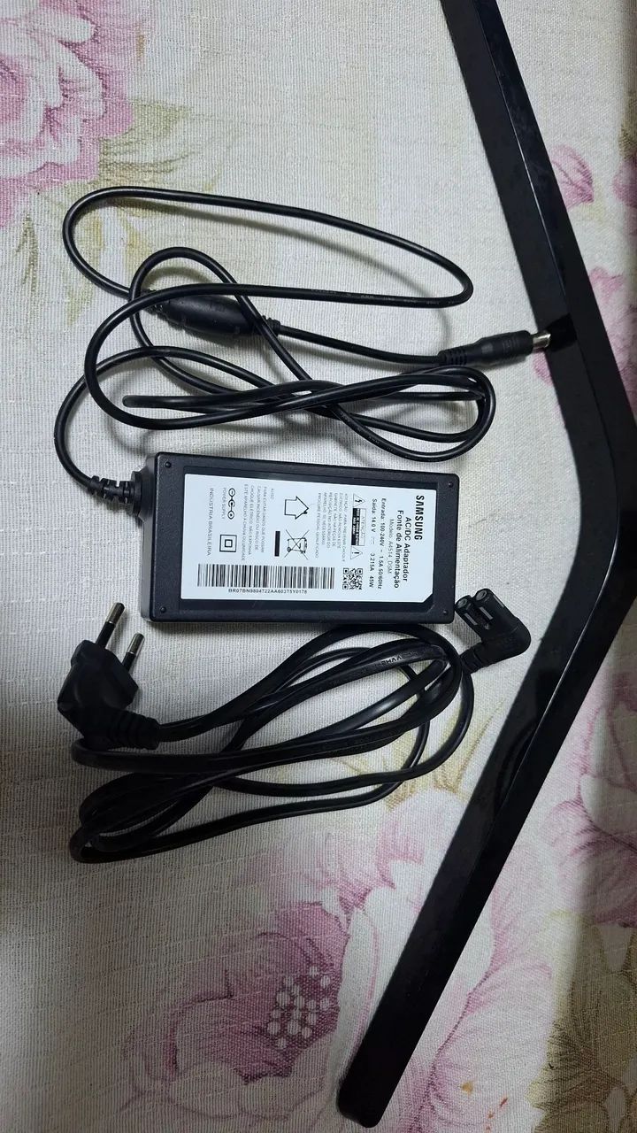 Samsung Odyssey CRG5 de 24 polegadas curvo. - Foto 5