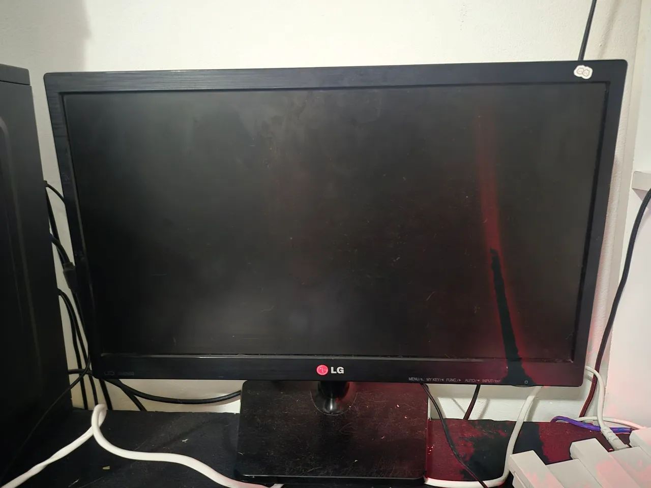 Monitor LG quebrado  - Foto 3