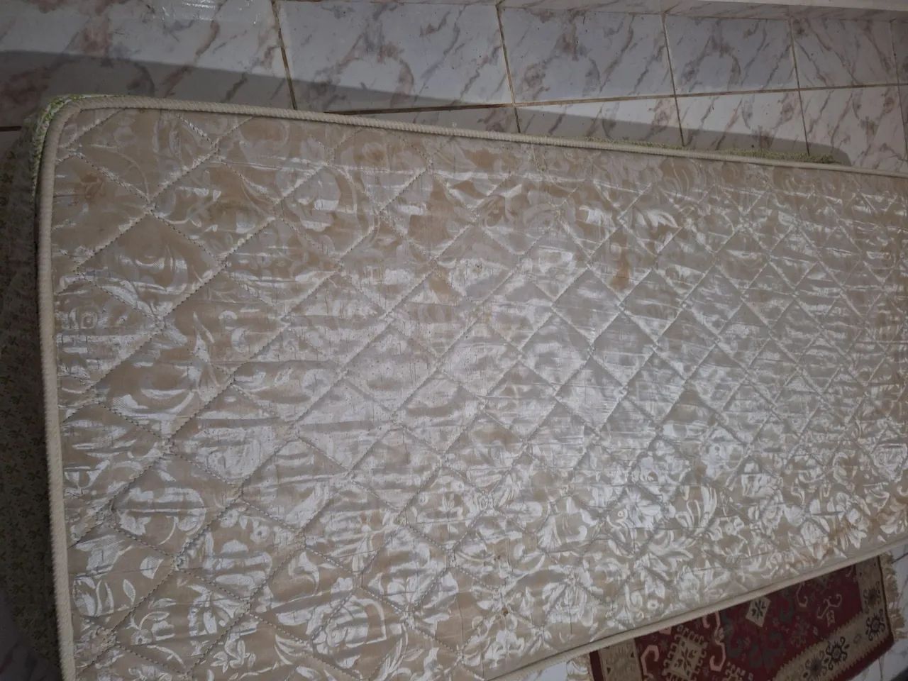 Colchão de solteiro usado em bom estado 