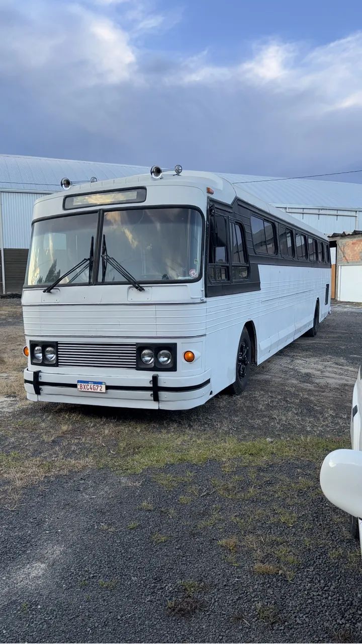 Ônibus dinossauro cometa 