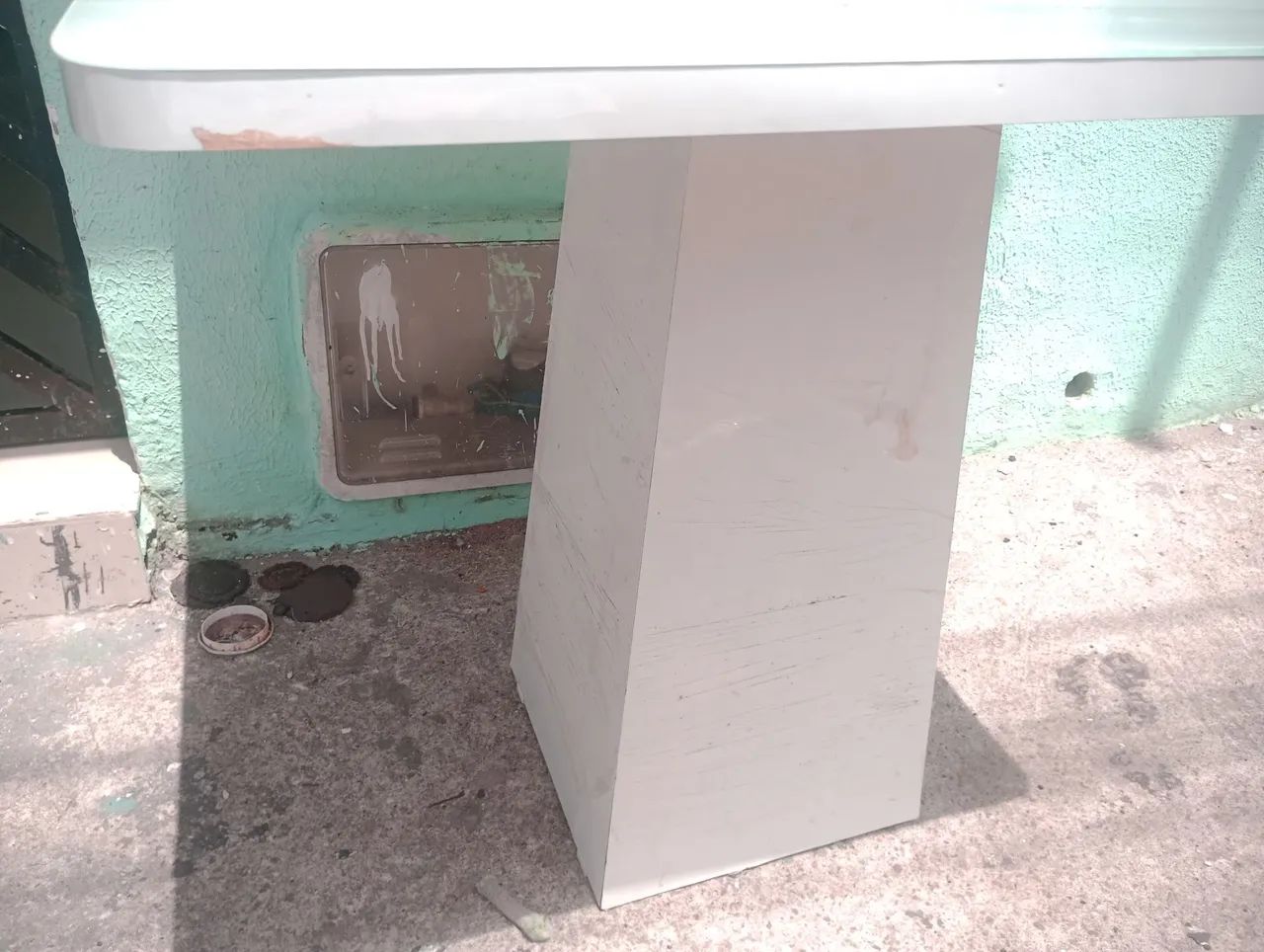 Vendo mesa com avarias 150 reais  - Foto 2