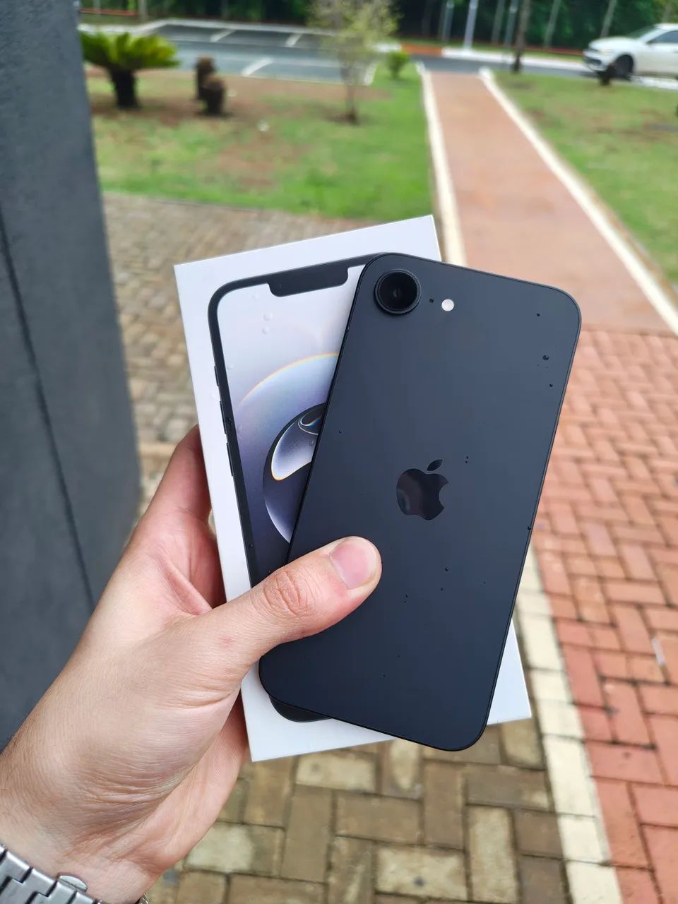 iPhone 16e 128G 97% de bateria (Ainda na garantia)