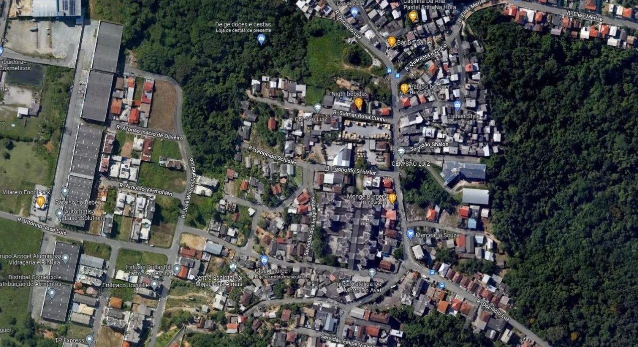 Amplo Terreno no bairro São Luiz, em São José.