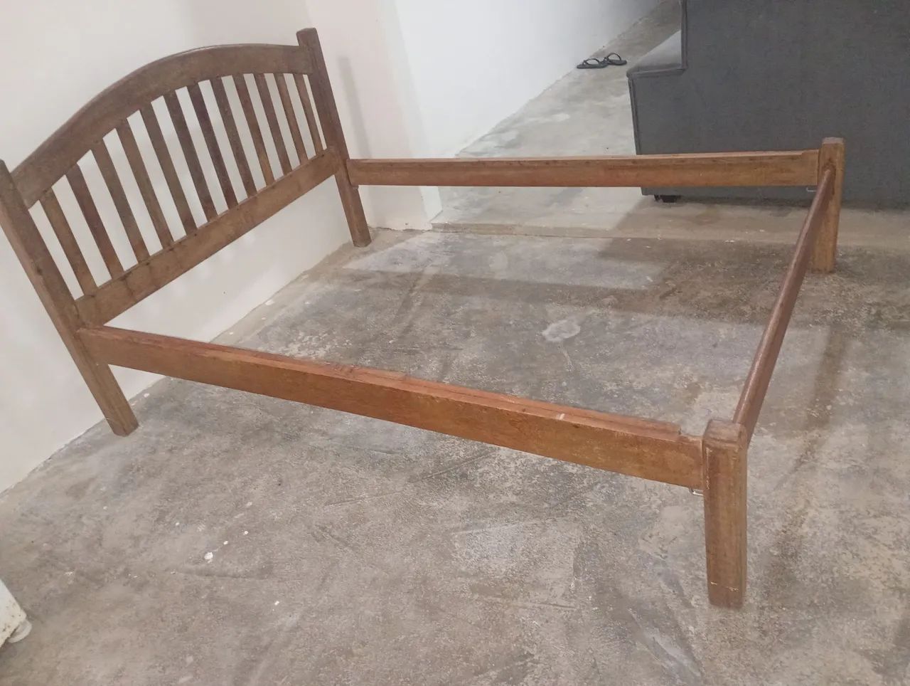 Cama de casal de madeira maciça  - Foto 2