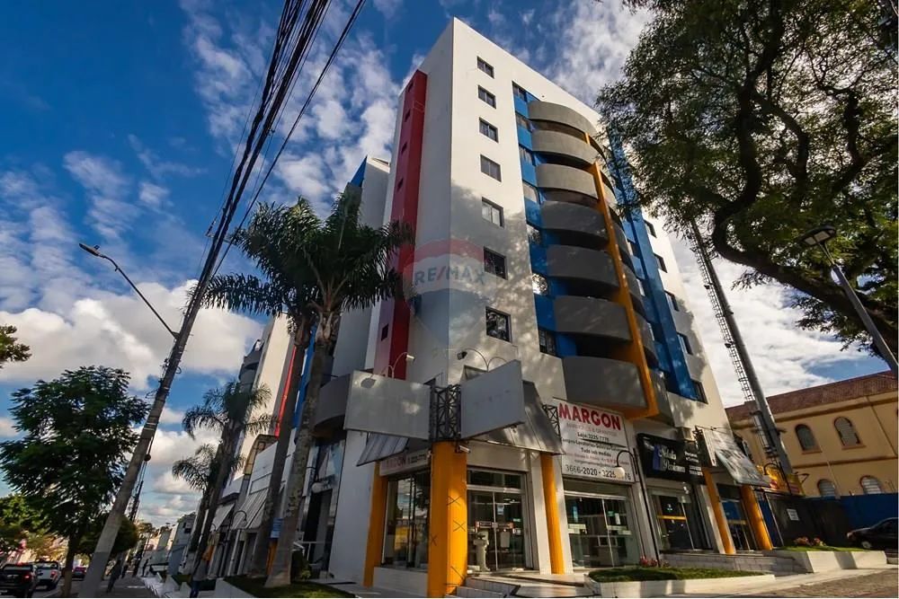 SALA COMERCIAL NA RUA 24 DE MAIO NO CENTRO DE CURITIBA. IMPERDÍVEL!!!