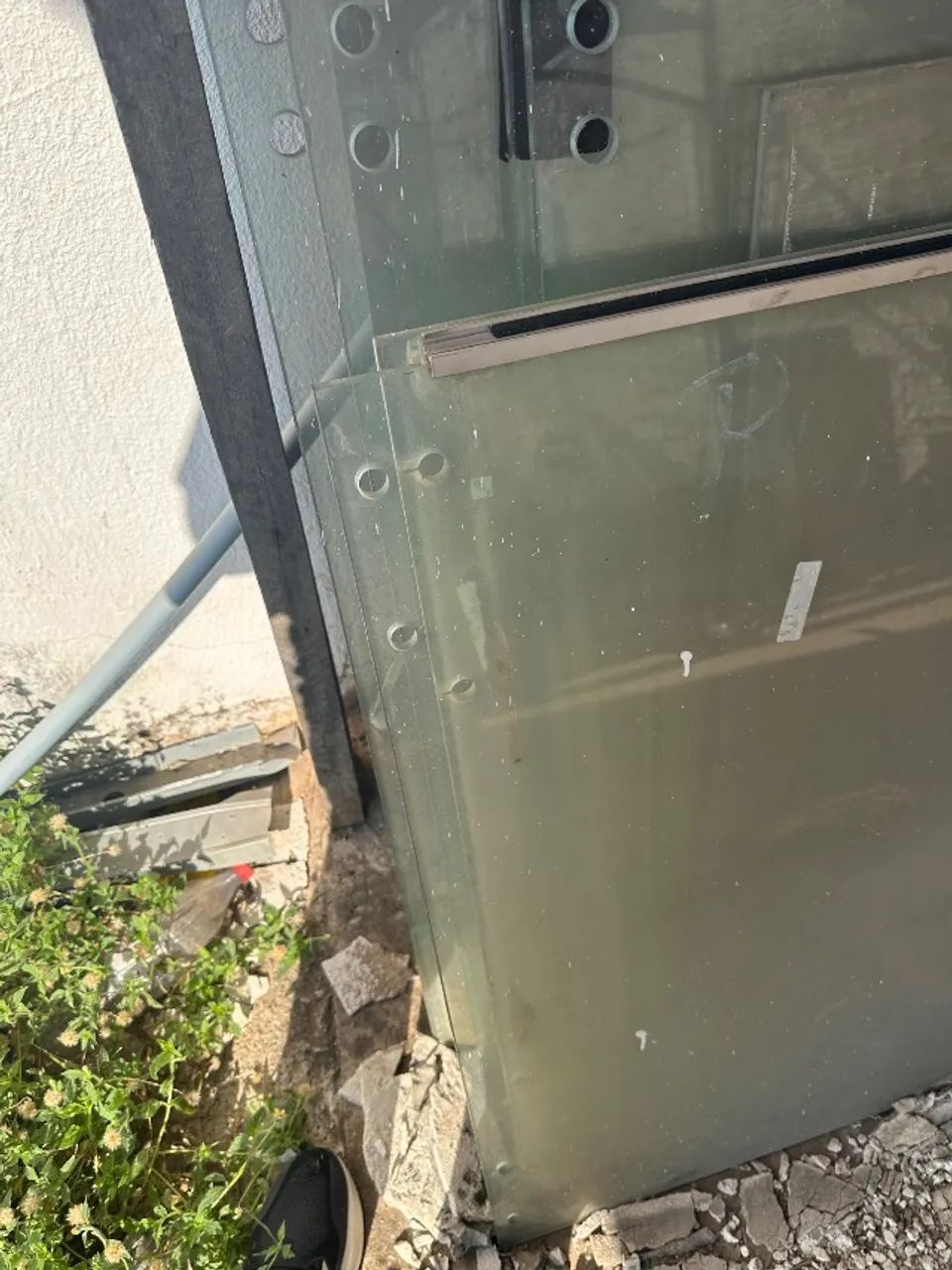 Vidro temperado, 25 placas de vidros de 3 metros cada placa. 