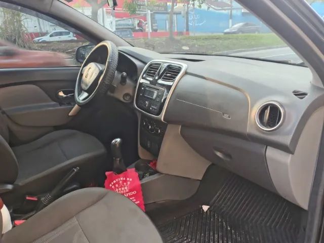 Renault Logan Expression Hi-Flex 1.6 8V 4p, foto 9 de 12