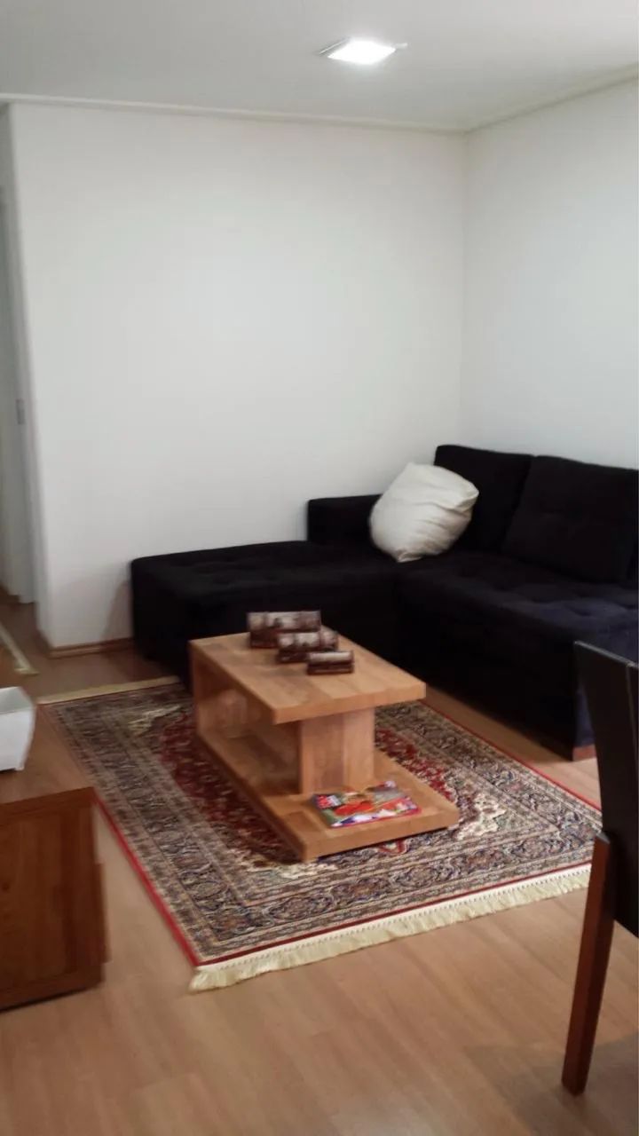 Sofá em madeira, em L, com chaise long, camurça preto - Foto 2