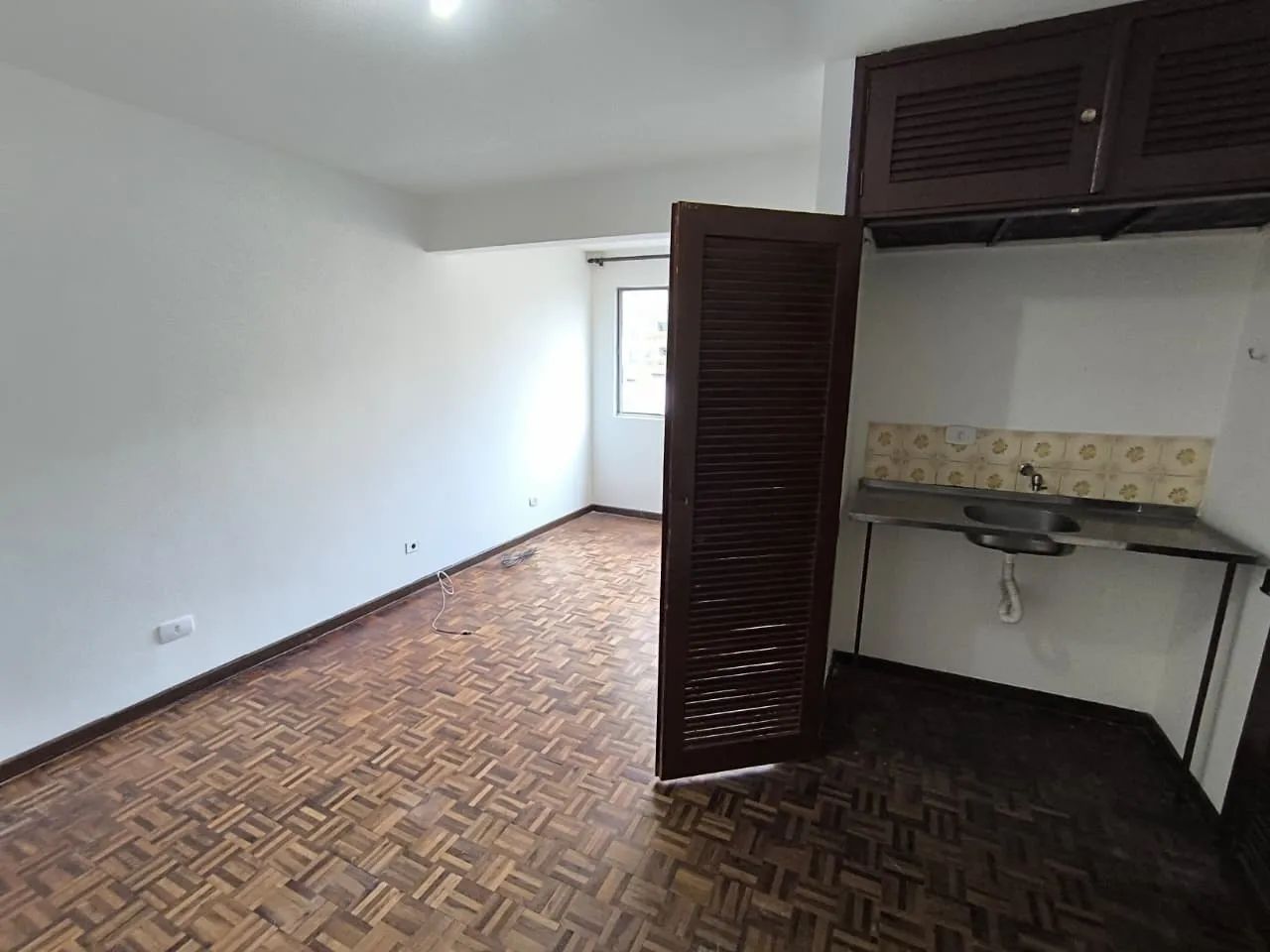 Studio com vaga no Centro de Curitiba | Edifício Ricardo | Rua Nilo Cairo esquina Mariano  - Foto 5