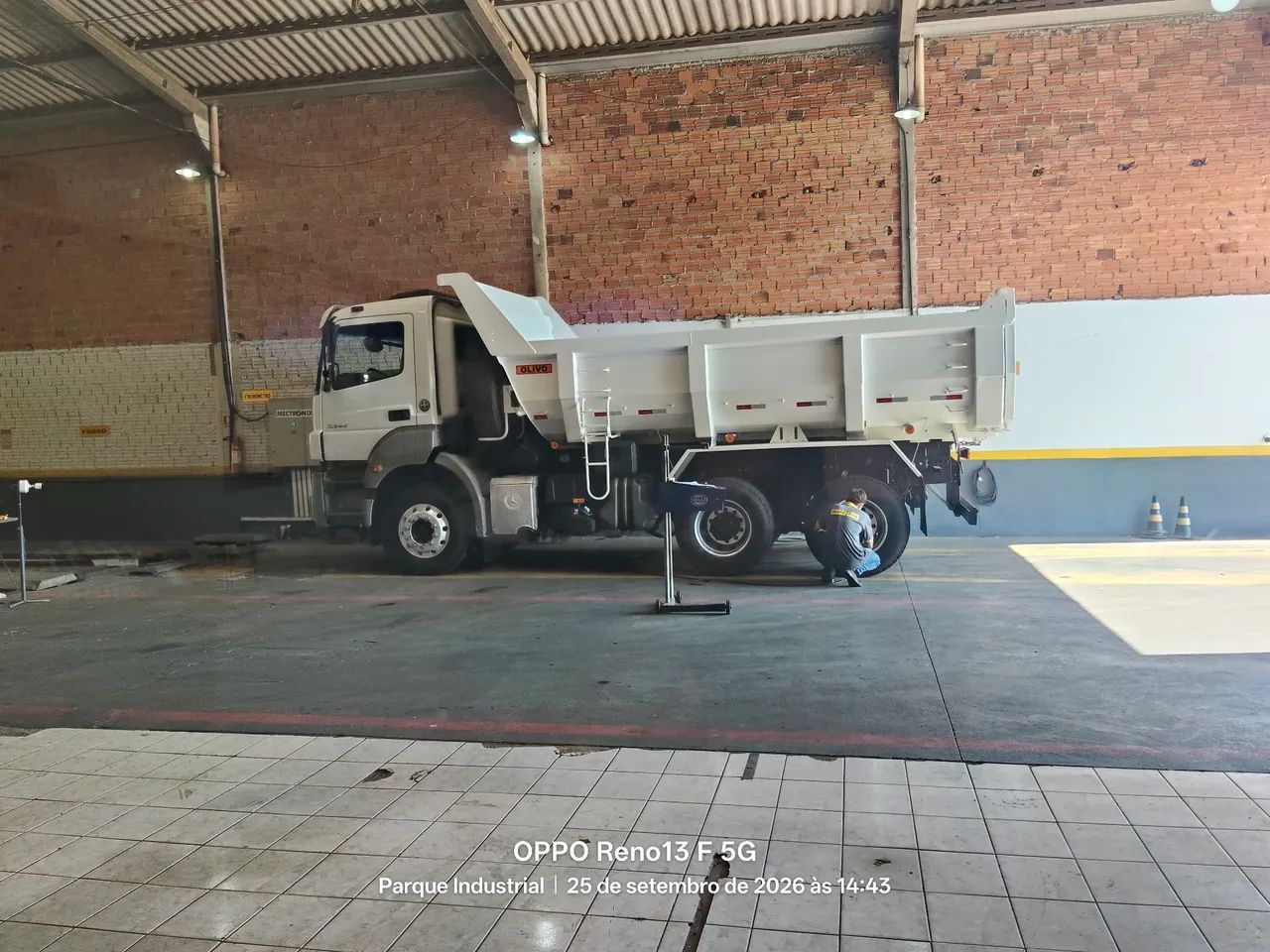 MB AXOR 3344 CAÇAMBA BASCULANTE - Foto 3