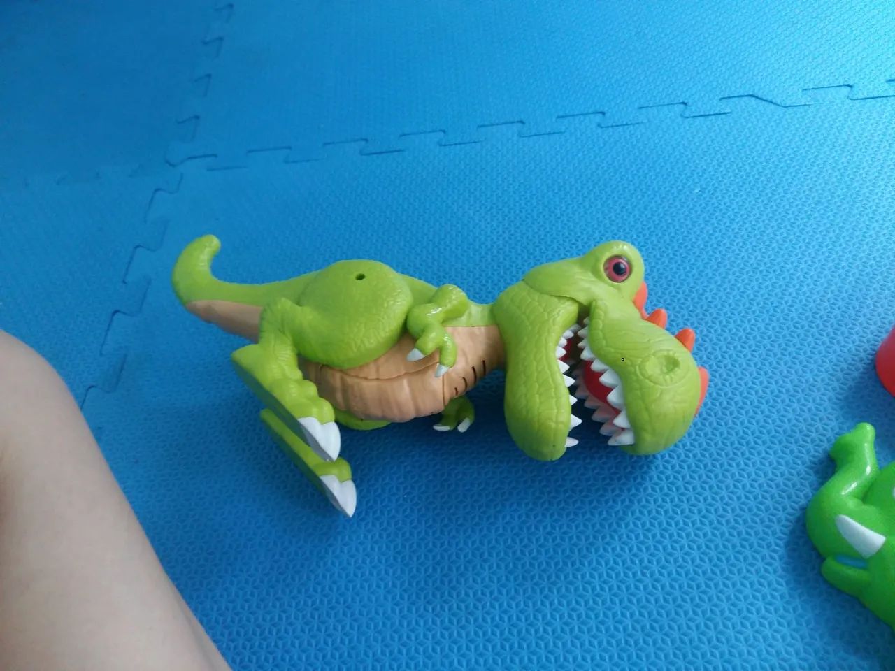 Dinossauro brinquedo  - Foto 3