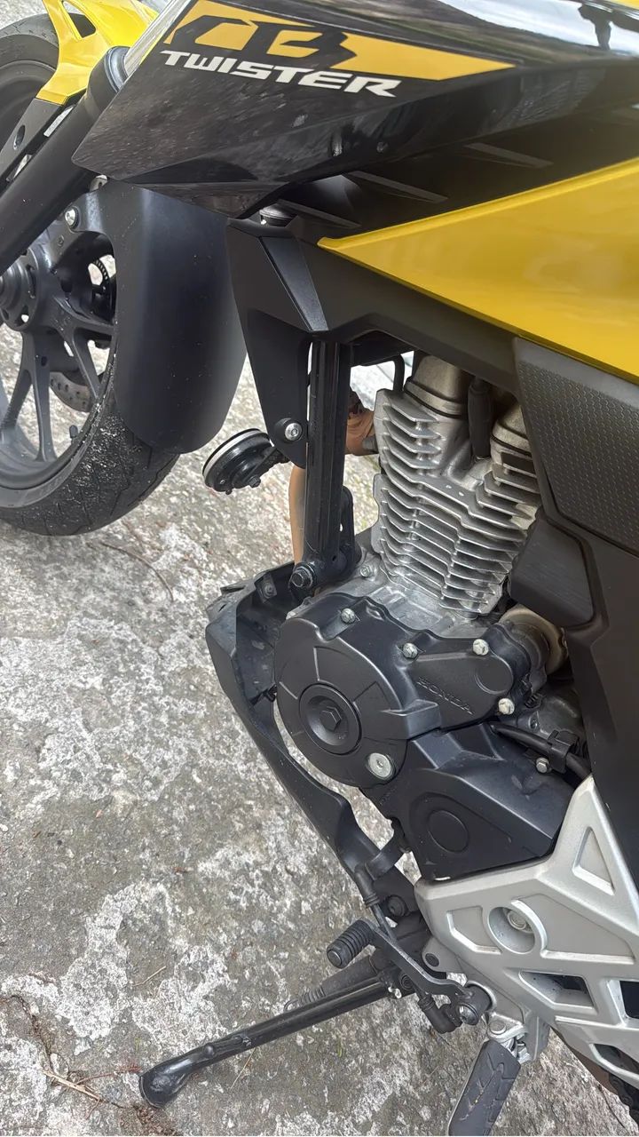 CB300F 24/24 ABS  - Foto 5