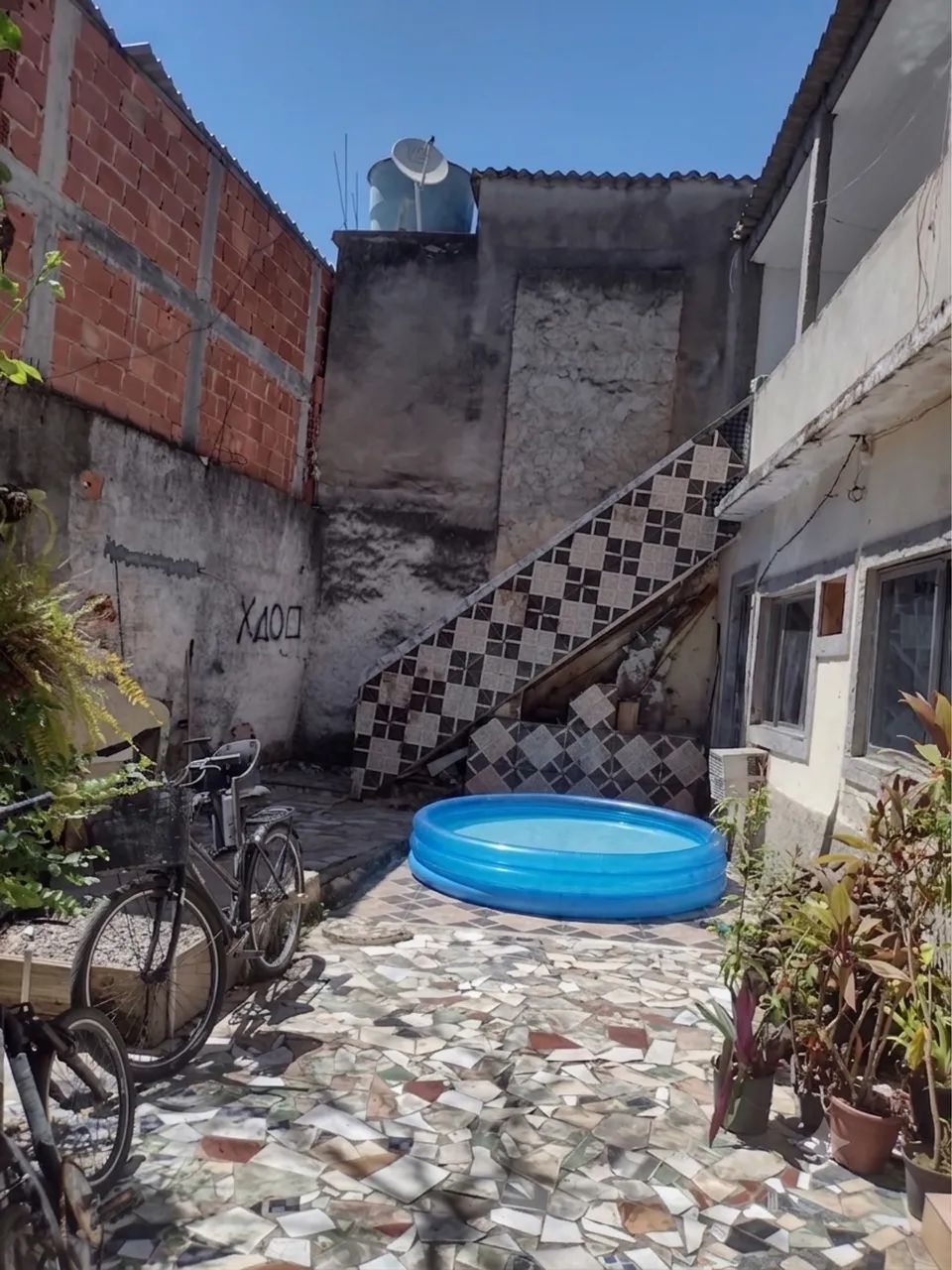 Vendo duas casas no Viegas,  de fundos. Estudo propostas