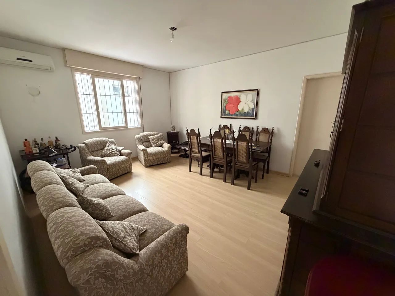 Apartamento à venda no Edifício Auria, centro de Pelotas - 86m², 2 quartos, cozinha com ar