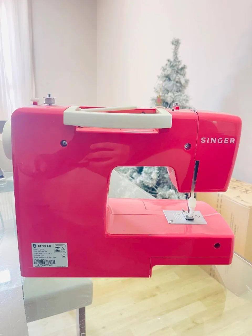 Máquina de Costura Singer Simple - Funcionando - Oportunidade - Foto 2