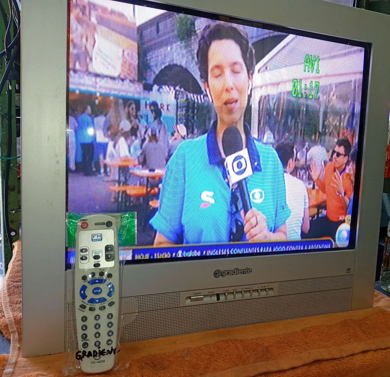 Tv 21 polegadas tela plana com GAME e controle  - Foto 3
