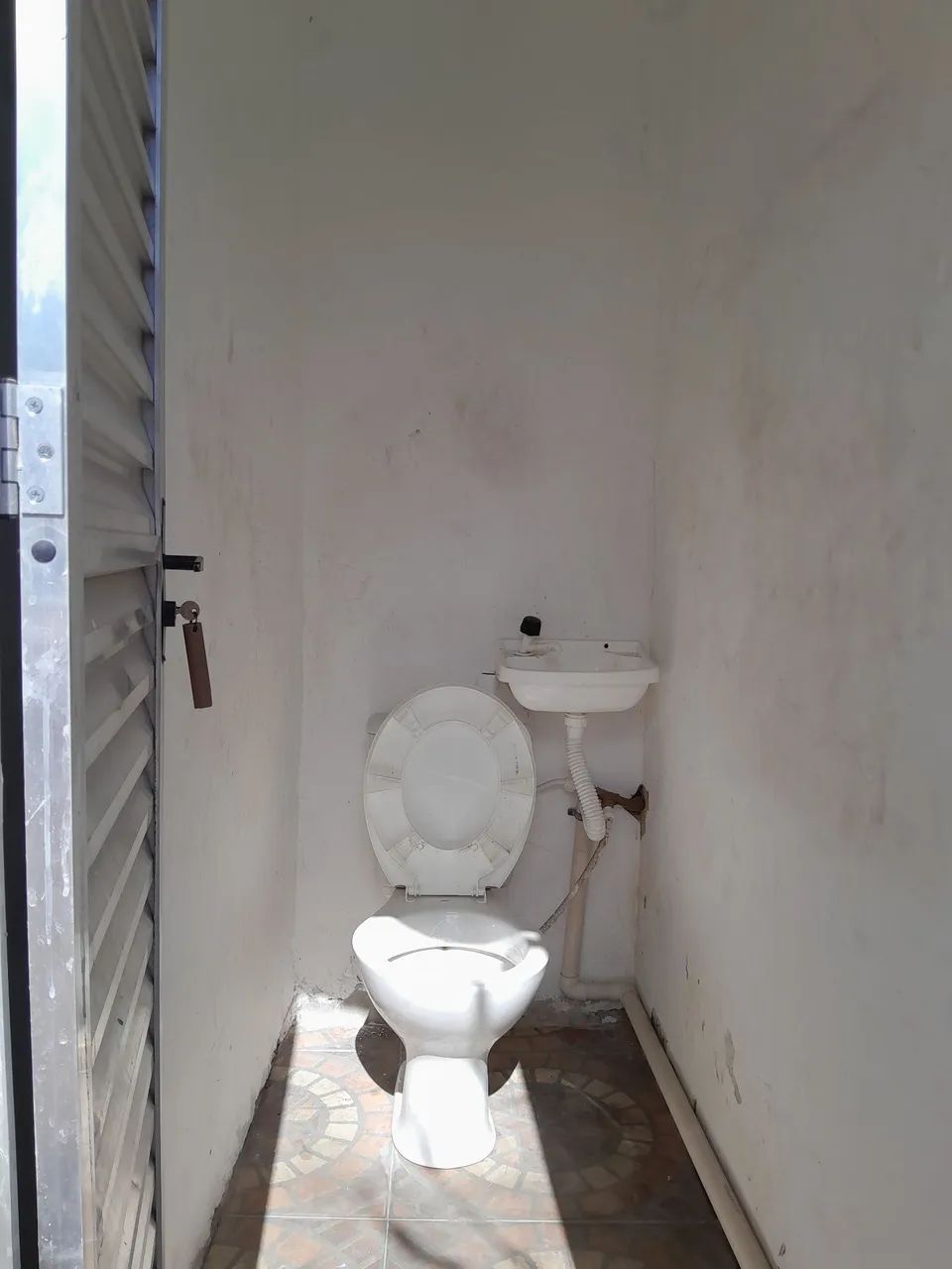Aluga-se Ponto Comercial - Foto 4
