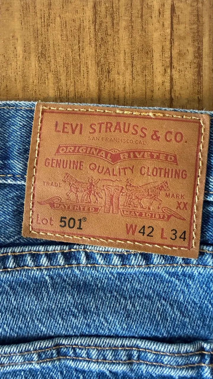 Calça jeans levis 501 tamanho 52 - Foto 3