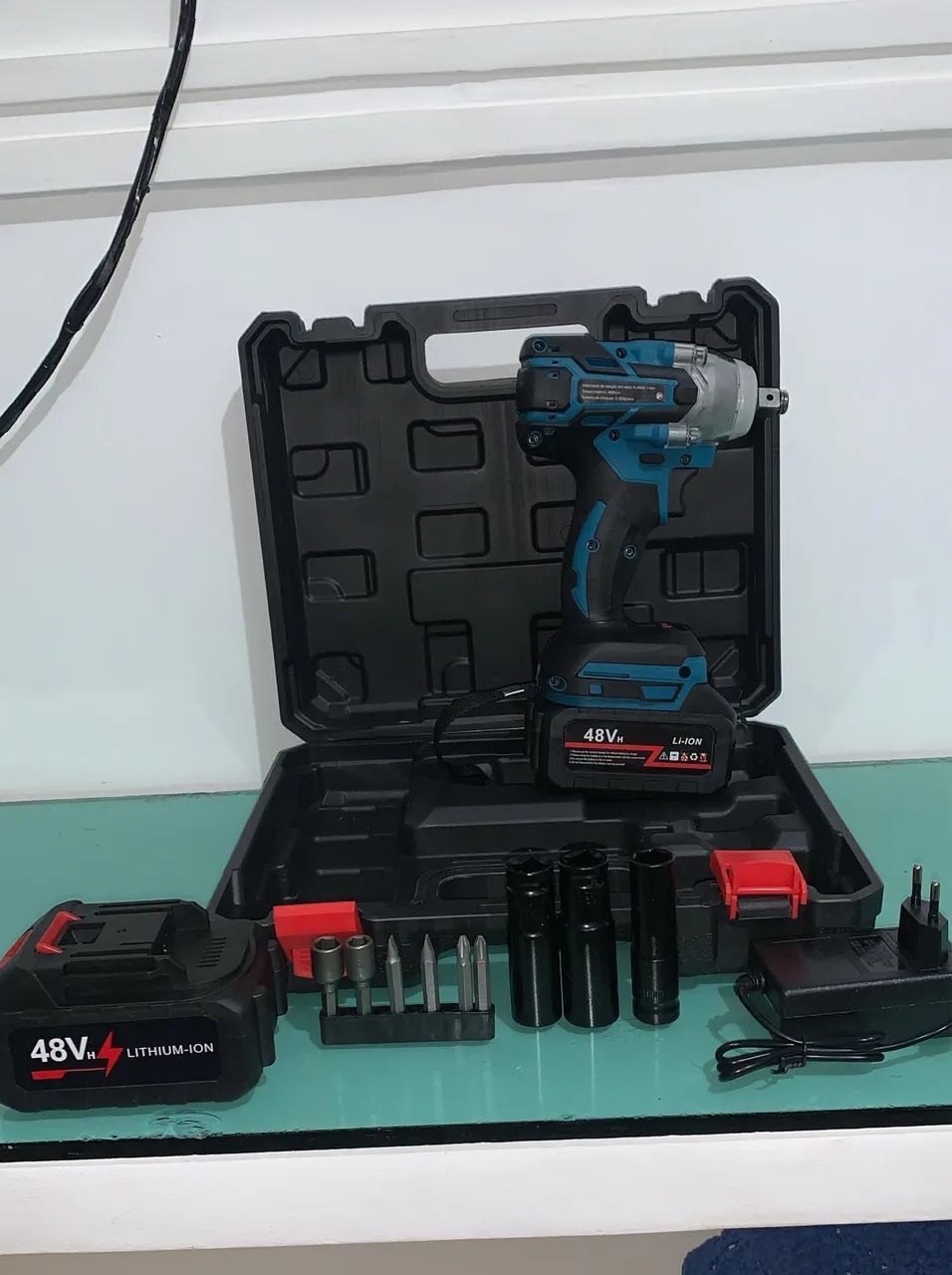 Chave impacto motor brushles 48V 2 baterias maleta e ponteiras