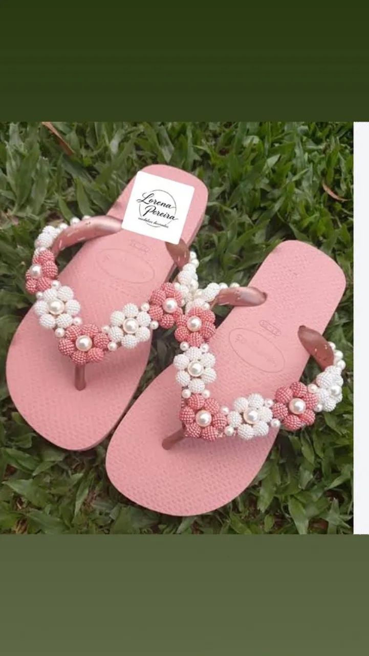 Sandália decorada com pérolas  - Foto 4