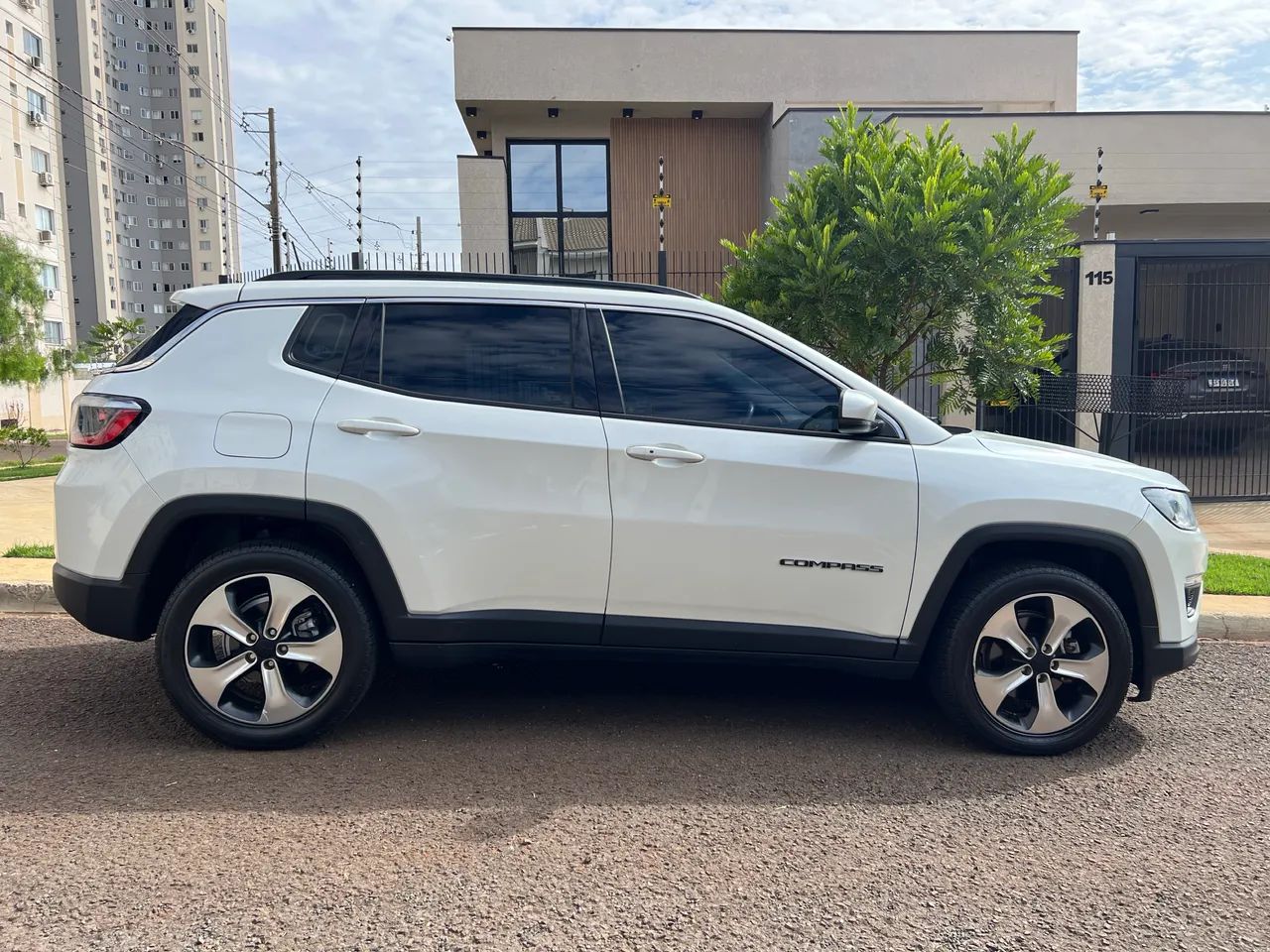 Jeep Compass Longitude 2.0 4X2 Flex 16V Aut. 2017 - Foto 4