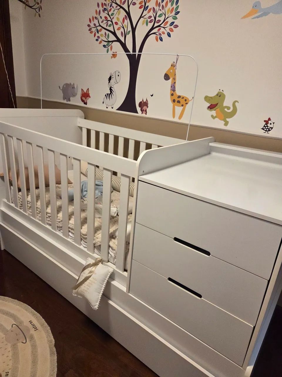 Berço multifuncional - cama + cômoda + cama auxiliar
