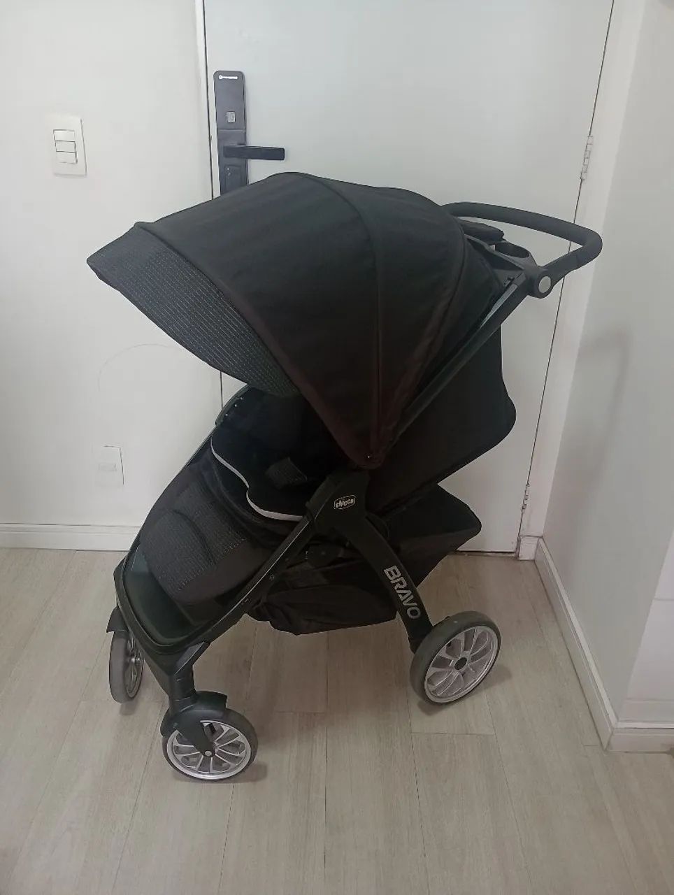 Carrinho de bebê bravo da Chicco  - Foto 3