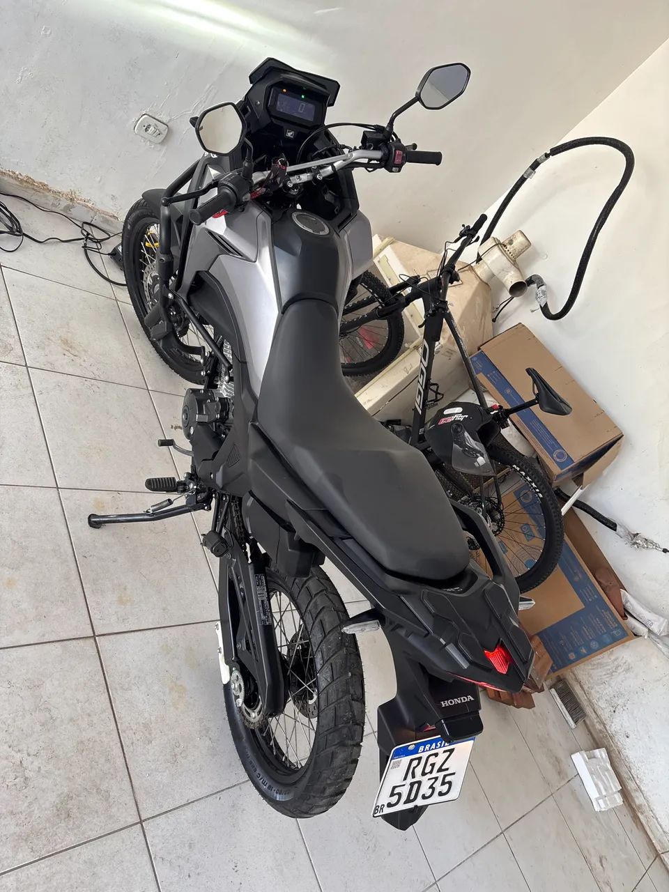 Moto Sahara 300 zero
