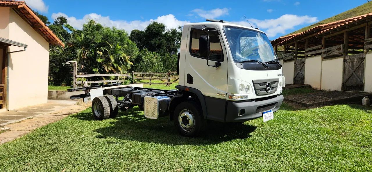 M.BENZ / ACCELO 815
