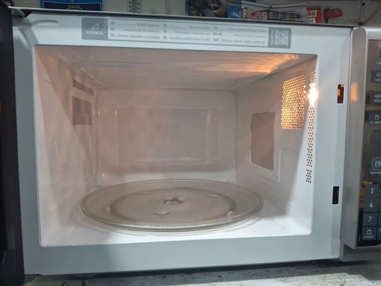 Microondas eletrolux 31 litros espelhado usado - Foto 3