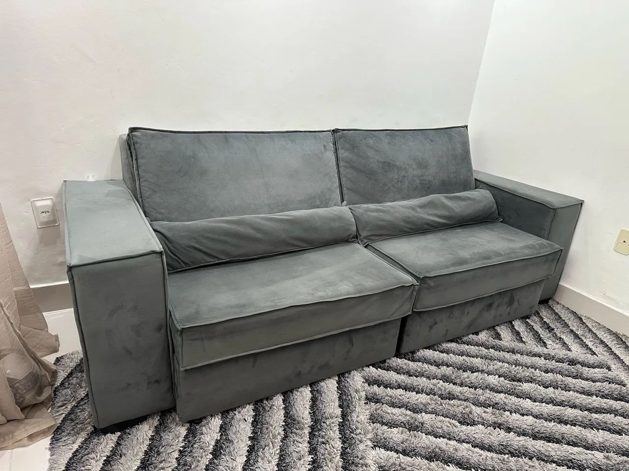 Vendo Sofá Retrátil de 2,30 metros - Foto 2