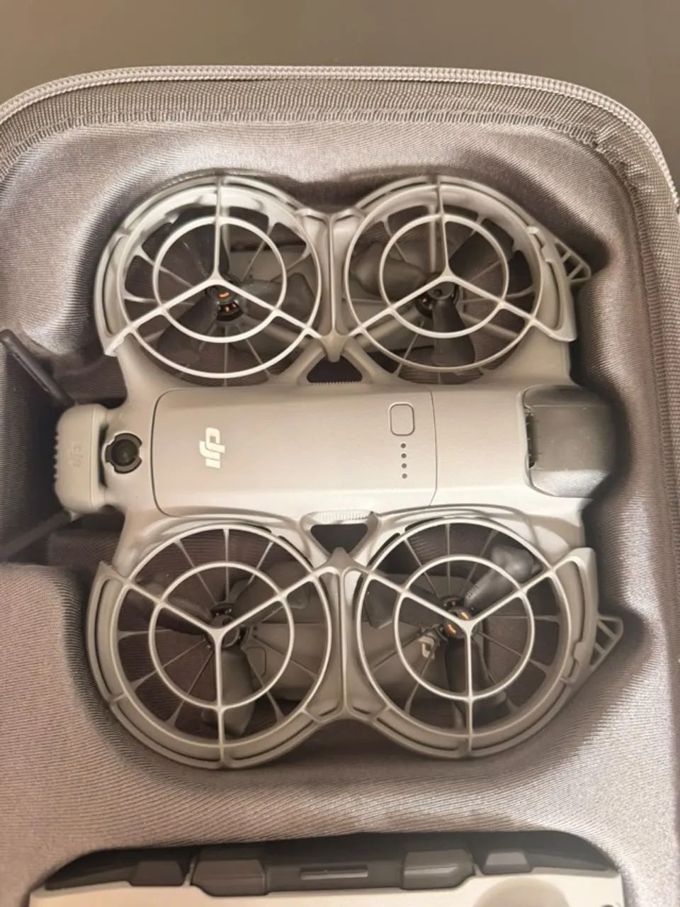 Drone DJI Neo 2 Fly More Combo + Mala Rígida e Alça (Estado de Novo) - Foto 2