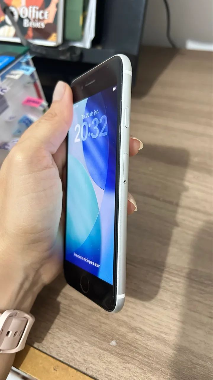iPhone SE 64GB 2020 Branco - Celulares e Smartphones - Trairi