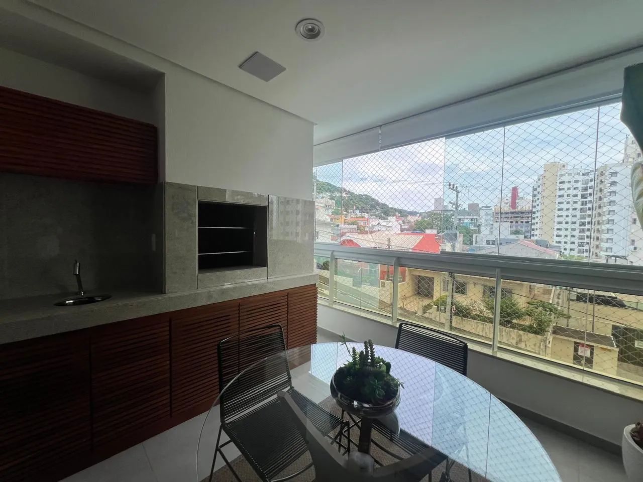 Apartamento 02 suítes próximo a Beira Mar Norte - Foto 2